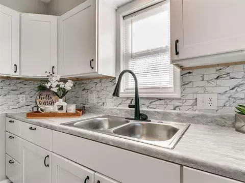 Kitchen - 914 Eufaula, Norman, OK 73071 photo 3 of 5