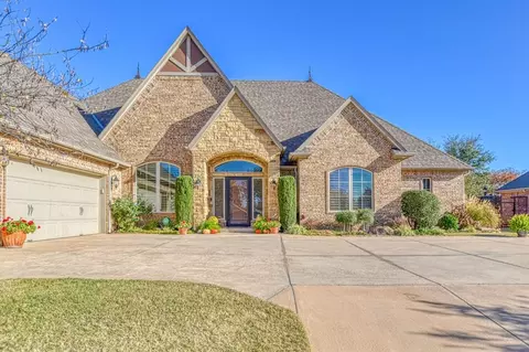 3311 Pondridge Rd, Chickasha, OK 73018