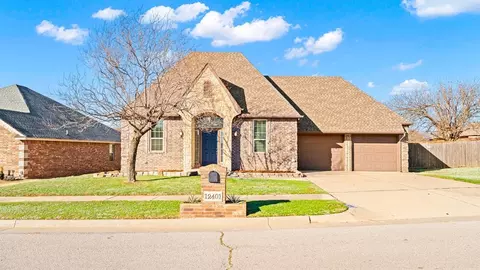 12401 SW 7th St, Yukon, OK 73099