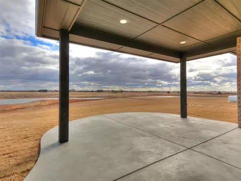 973 Hadley Ln, Tuttle, OK 73089 photo 2