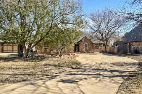2812 Mirage St, Yukon, OK 73099