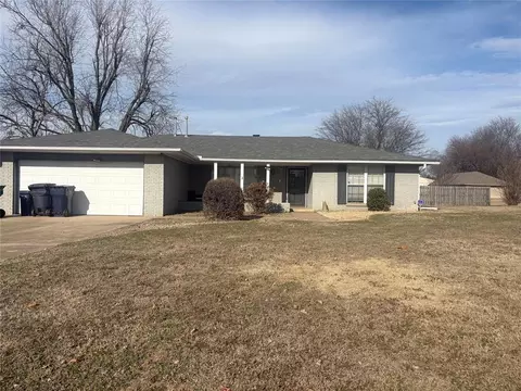 9317 SW 99th St, Mustang, OK 73064