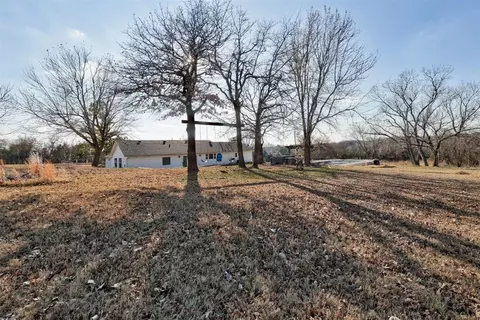 Exterior - 7301 Moonlight Dr, Norman, OK 73026 photo 7 of 9