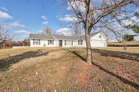 Exterior - 7301 Moonlight Dr, Norman, OK 73026 photo 4 of 9