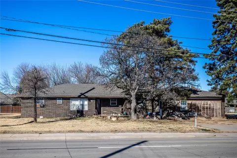 2221 E Davis Rd, Weatherford, OK 73096