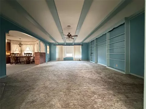 Living - 705 E Whitmer, Sentinel, OK 73664 photo 3 of 7