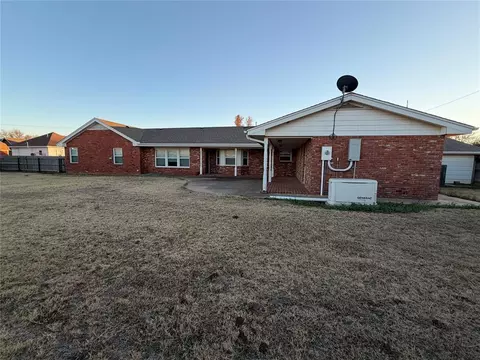 Exterior - 705 E Whitmer, Sentinel, OK 73664 photo 2 of 6