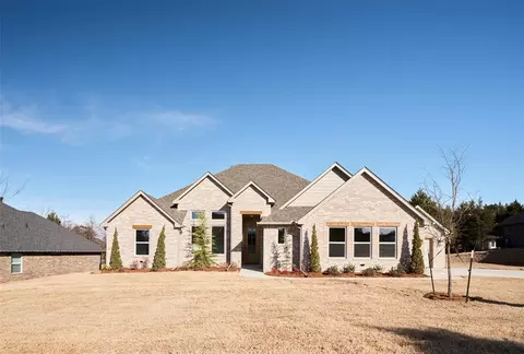 9217 SW 92nd St, Mustang, OK 73064