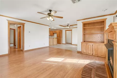 Living - 4 Willow Creek Dr, Tuttle, OK 73089 photo 1 of 3