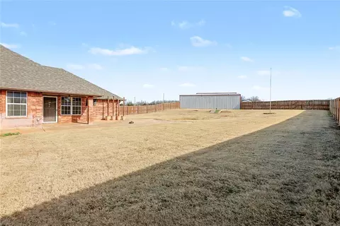 Exterior - 4 Willow Creek Dr, Tuttle, OK 73089 photo 4 of 5