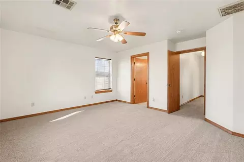 Bedroom - 4 Willow Creek Dr, Tuttle, OK 73089 photo 2 of 7