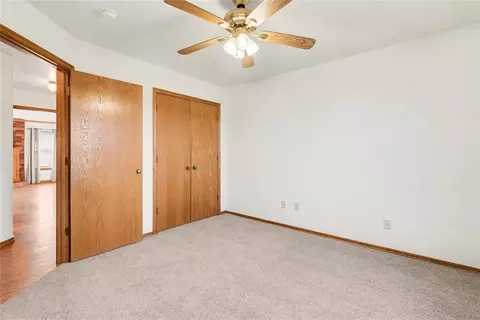 Bedroom - 4 Willow Creek Dr, Tuttle, OK 73089 photo 5 of 7