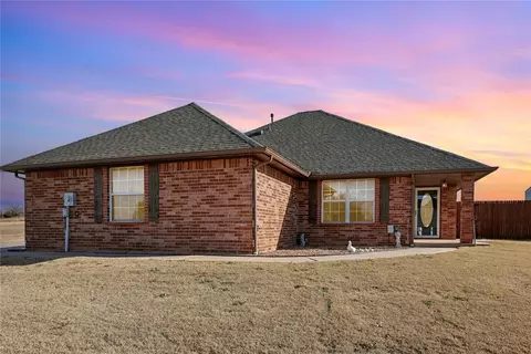 4 Willow Creek Dr, Tuttle, OK 73089