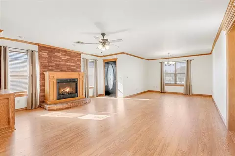 Living - 4 Willow Creek Dr, Tuttle, OK 73089 photo 2 of 3