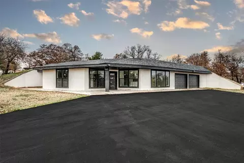 14711 SE 23rd St, Choctaw, OK 73020