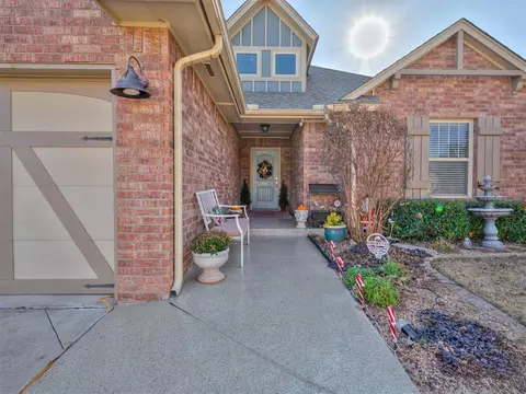 3908 Lakeshire Ridge Ct, Edmond, OK 73034