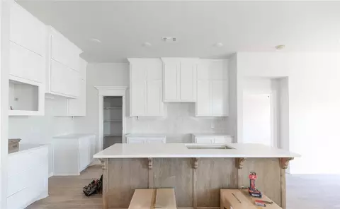 10325 SW 56th St, Mustang, OK 73064