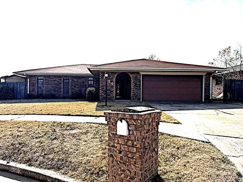 2504 SW 92nd St, Oklahoma City, OK 73159