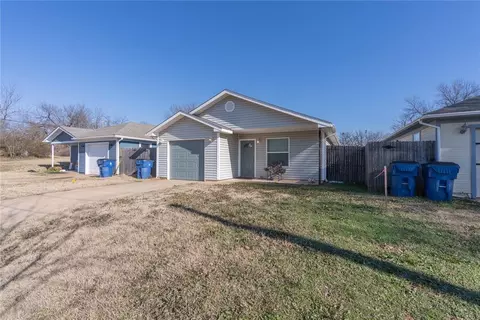 622 S Ash St, Guthrie, OK 73044 photo 2