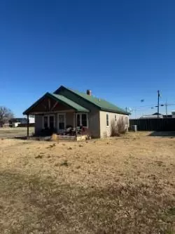 520 N Locust St, Seiling, OK 73663