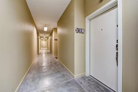 Entry Way - 401 E Boyd St #310, Norman, OK 73069 photo 1 of 1