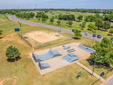 625 Allison Ln, Moore, OK 73160 photo 50