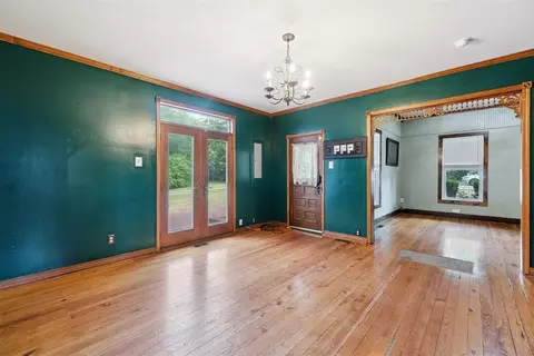Living - 722 E 2nd St, Chandler, OK 74834 photo 3 of 6