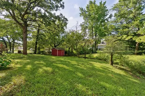Exterior - 722 E 2nd St, Chandler, OK 74834 photo 9 of 10