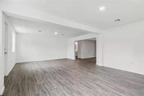 Living - 223 E Juniper Ln, Mustang, OK 73064 photo 1 of 3