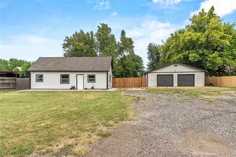 223 E Juniper Ln, Mustang, OK 73064