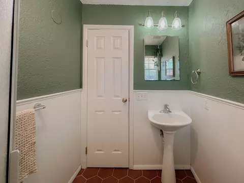 619 N Marion Ave, Hinton, OK 73047 photo 25