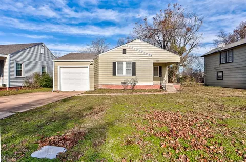 207 W Ercoupe Dr, Oklahoma City, OK 73110