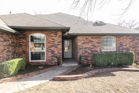 Exterior - 2004 N Timberview Dr, Edmond, OK 73013 photo 2 of 4