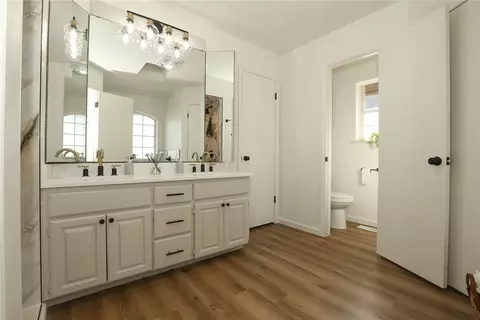 Bath - 2004 N Timberview Dr, Edmond, OK 73013 photo 5 of 8