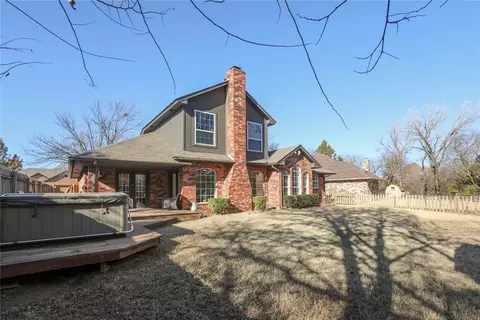 Exterior - 2004 N Timberview Dr, Edmond, OK 73013 photo 4 of 4