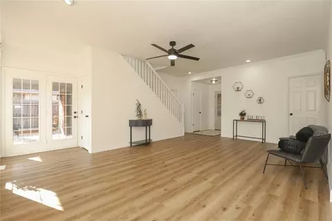 Living - 2004 N Timberview Dr, Edmond, OK 73013 photo 4 of 4