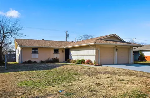 1009 Hampton Dr, Del City, OK 73115