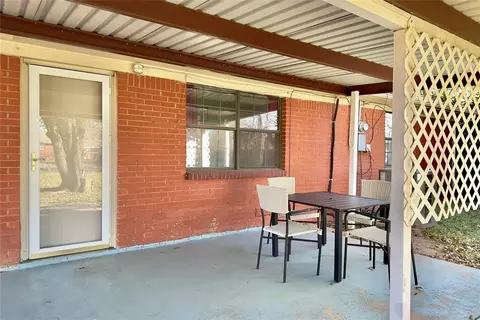 Exterior - 513 N Bell Dr, Crescent, OK 73028 photo 3 of 7
