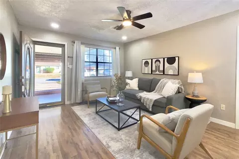 Living - 513 N Bell Dr, Crescent, OK 73028 photo 1 of 1