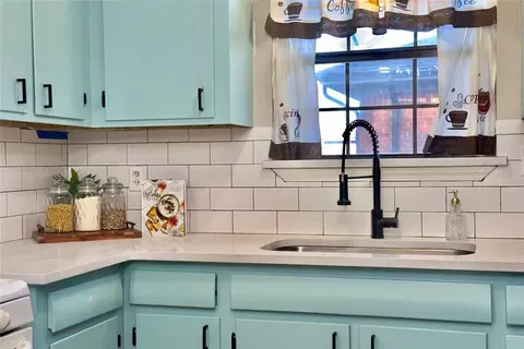 Kitchen - 513 N Bell Dr, Crescent, OK 73028 photo 3 of 3