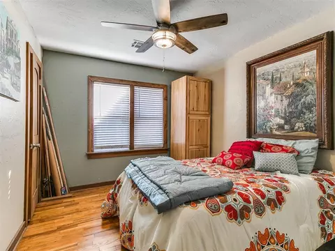 Bedroom - 45206 Fairview Rd, Tecumseh, OK 74873 photo 3 of 7