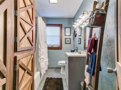 Bath - 45206 Fairview Rd, Tecumseh, OK 74873 photo 2 of 4