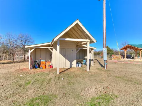 Exterior - 45206 Fairview Rd, Tecumseh, OK 74873 photo 5 of 8