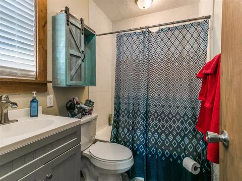 Bath - 45206 Fairview Rd, Tecumseh, OK 74873 photo 1 of 4