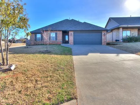 7001 W Cherokee Xing, Warr Acres, OK 73132