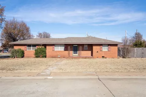 624 Skyline Dr, El Reno, OK 73036