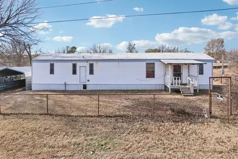 303 S 1st St, Rush Springs, OK 73082