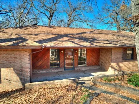 1615 Oak Ln, Oklahoma City, OK 73127