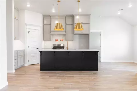 2241 NW 170th St, Edmond, OK 73012