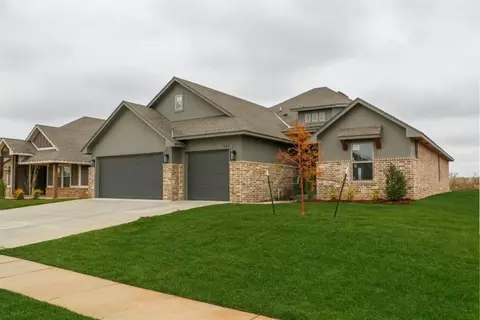 624 Trails End Dr, Shawnee, OK 74804